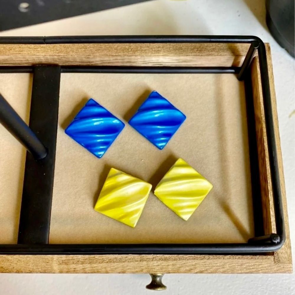 Vintage Butter Pat‎ Earrings Set